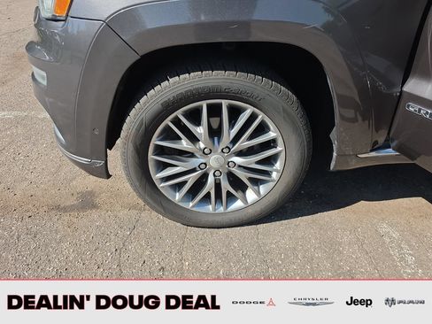 Used 2017 Jeep Grand Cherokee Summit w/ Platinum Series Group AWD/4WD image 28