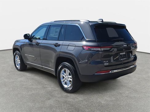 New 2025 Jeep Grand Cherokee Laredo w/ Luxury Tech Group I image 7