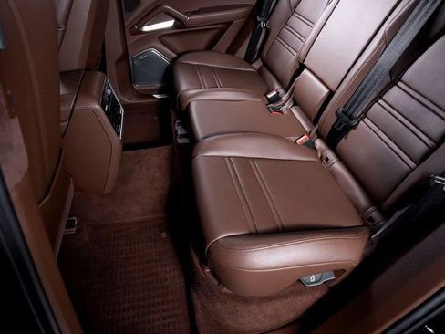 Used 2022 Porsche Cayenne Turbo S image 25