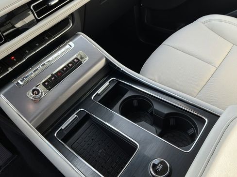 New 2026 Lincoln Aviator AWD w/ Jet Appearance Package image 30