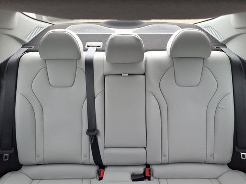 Used 2022 Hyundai Elantra Limited image 28