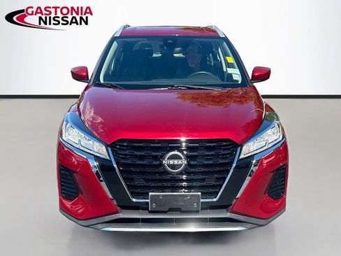 Used 2023 Nissan Kicks SV w/ Interior Electronics Package FWD image 2