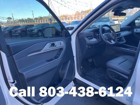 New 2026 Ford Explorer Active w/ Active Comfort Package image 4