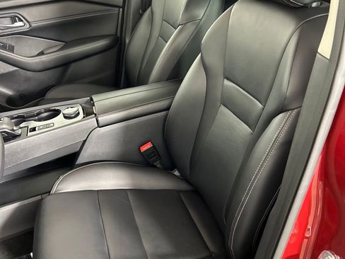 Used 2024 Nissan Rogue SL w/ SL Premium Package image 12