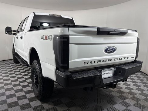 Used 2019 Ford F250 XLT AWD/4WD image 4