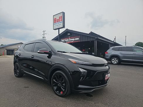 Used 2023 Chevrolet Bolt EUV Premier w/ Sun & Sound Package FWD image 1