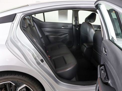 Used 2024 Nissan Altima 2.5 SR FWD image 28