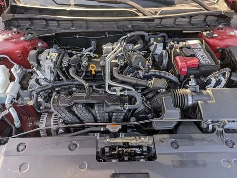 Used 2024 Nissan Altima 2.5 SV FWD image 13