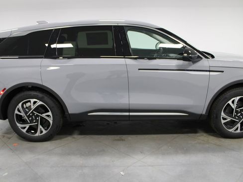 New 2026 Lincoln Nautilus Premier image 10