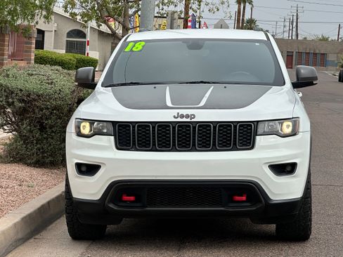 Used 2018 Jeep Grand Cherokee Trailhawk image 2