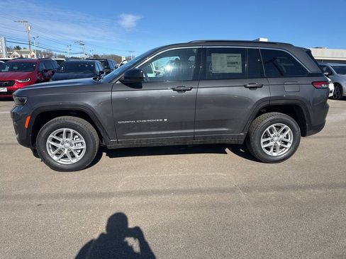 New 2026 Jeep Grand Cherokee Laredo image 2
