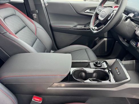 New 2026 Chevrolet Equinox RS w/ LPO, Floor Liner Package FWD image 7