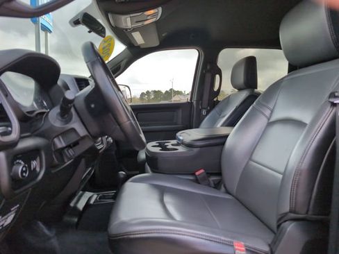 Used 2022 RAM 2500 Tradesman w/ Chrome Appearance Group image 13