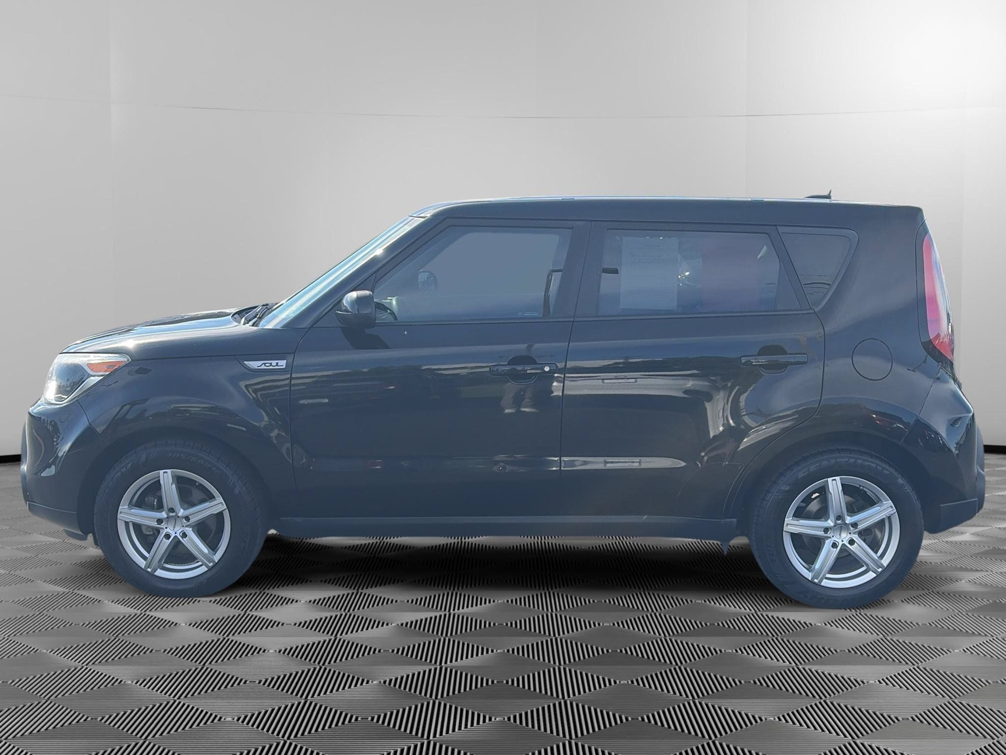 Used 2016 Kia Soul FWD image 4