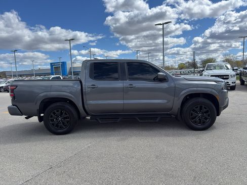 Used 2023 Nissan Frontier SV w/ Tow Package AWD/4WD image 4