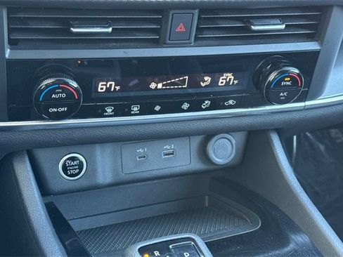 Used 2023 Nissan Rogue SV image 23