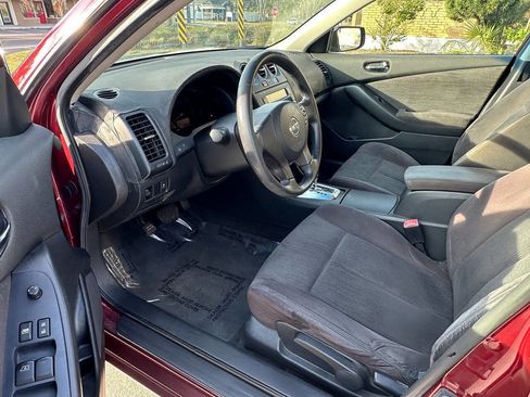 Used 2011 Nissan Altima 2.5 S FWD image 10