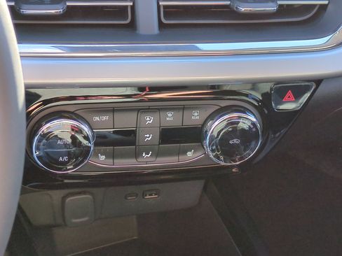 New 2026 Chevrolet Trax LT w/ Driver Confidence Package image 13