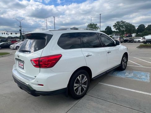 Used 2020 Nissan Pathfinder S FWD image 8