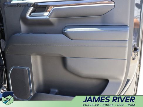 Used 2025 Chevrolet Silverado 1500 LT AWD/4WD image 11