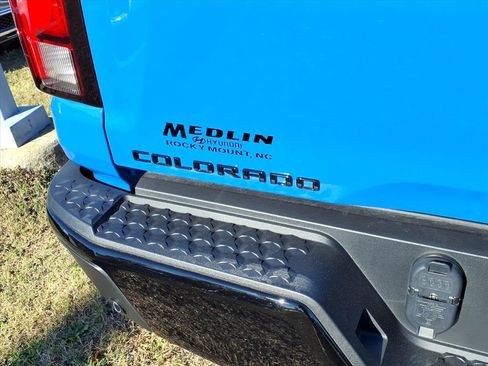 Used 2025 Chevrolet Colorado ZR2 w/ Technology Package image 5