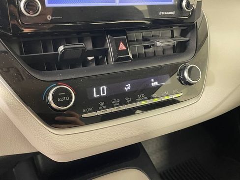 Used 2022 Toyota Corolla LE FWD image 8