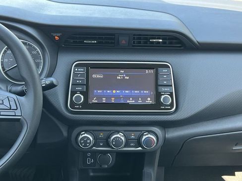 New 2025 Nissan Kicks Play S image 5