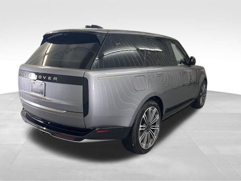 New 2026 Land Rover Range Rover SE image 4
