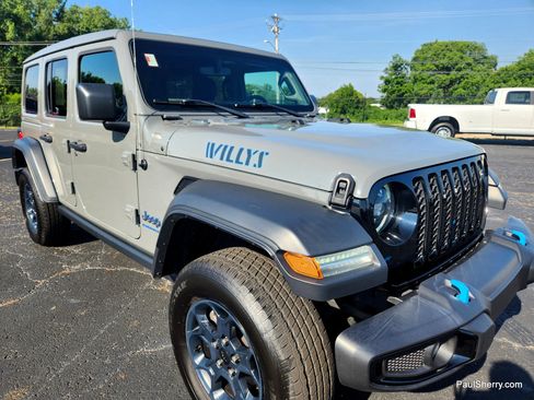 Used 2023 Jeep Wrangler Unlimited w/ Sun & Screen Package AWD/4WD image 10