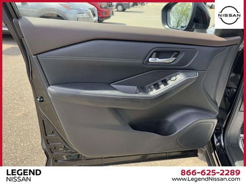 Used 2023 Nissan Rogue SV w/ SV Premium B Package image 14