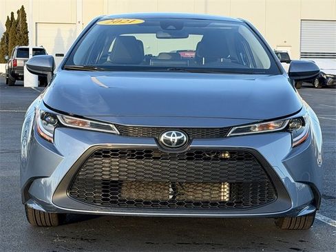 Used 2021 Toyota Corolla LE image 9
