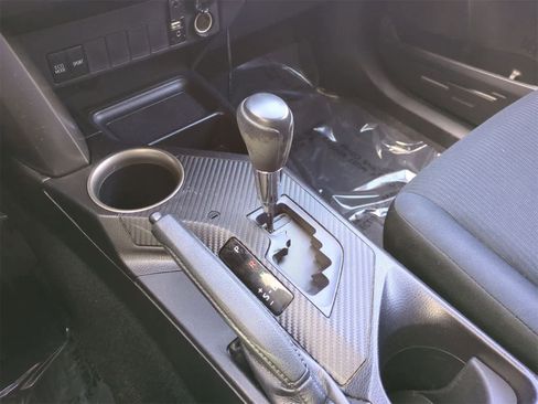 Used 2015 Toyota RAV4 LE image 30