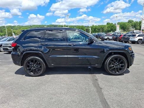 Certified 2019 Jeep Grand Cherokee Altitude AWD/4WD image 9