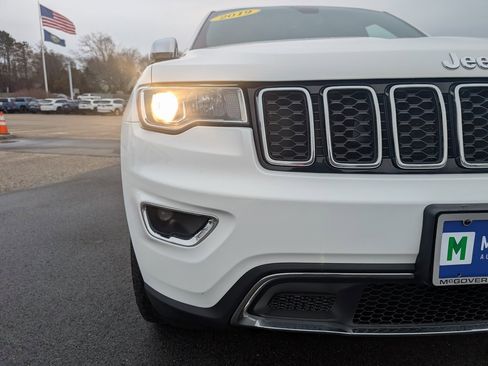 Used 2019 Jeep Grand Cherokee Limited image 9