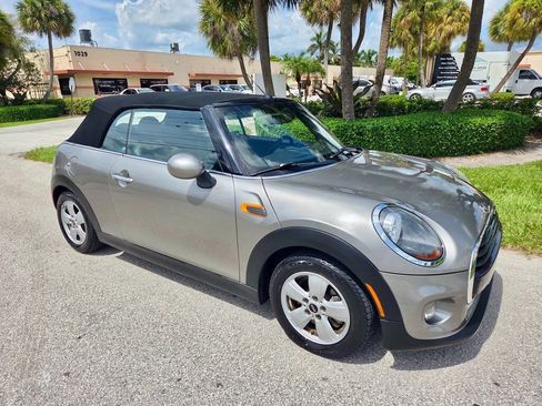 Used 2019 MINI Cooper Convertible w/ Signature Upholstery Package FWD image 3