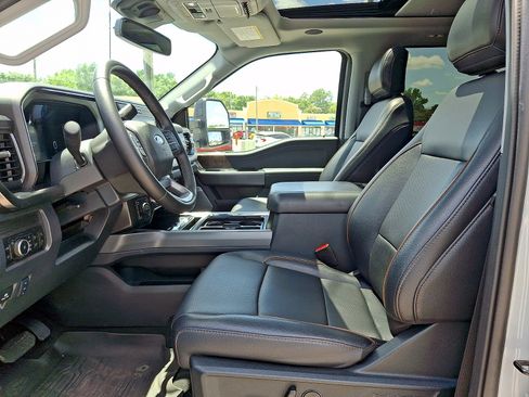 Certified 2025 Ford F250 Lariat w/ Lariat Ultimate Package AWD/4WD image 12