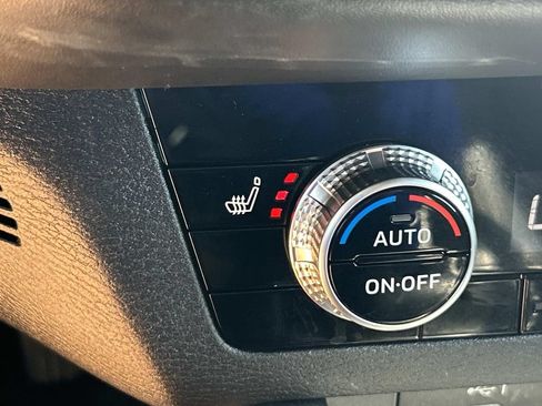 Used 2025 Mitsubishi Outlander SE AWD/4WD image 36