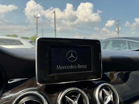 Used 2014 Mercedes-Benz CLA 250 4MATIC image 11