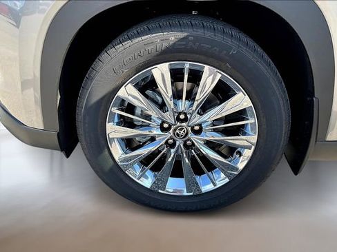 New 2025 Toyota Grand Highlander AWD image 9