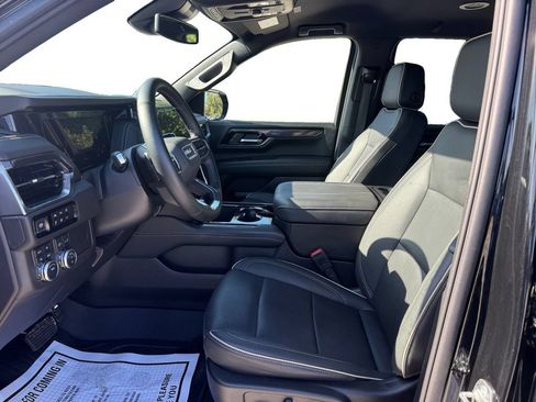 Used 2025 GMC Yukon XL Elevation AWD/4WD image 11