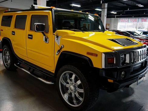 Used 2005 HUMMER H2 w/ Preferred Equipment Group image 2