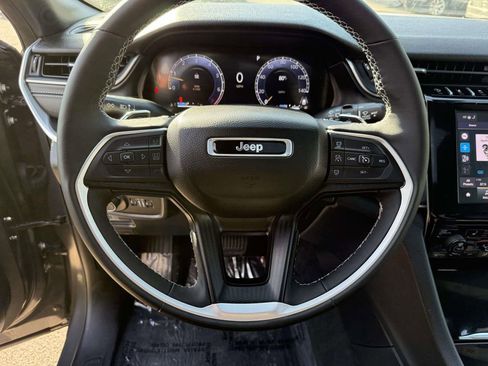 Used 2024 Jeep Grand Cherokee Laredo X w/ Luxury Tech Group I AWD/4WD image 21