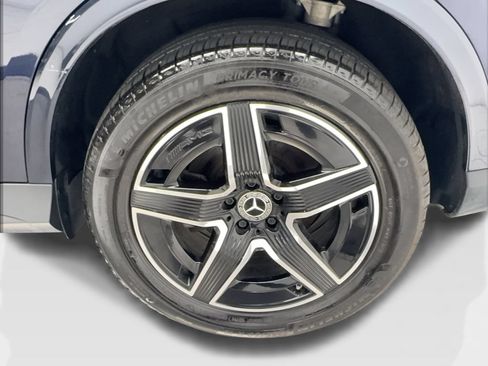 Used 2024 Mercedes-Benz GLC 300 4MATIC w/ AMG Line image 11