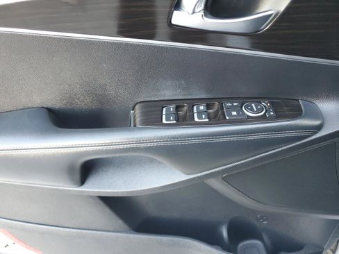 Certified 2019 Kia Sorento L image 18