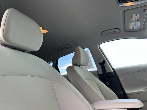 Certified 2025 Hyundai Kona SEL AWD/4WD image 18