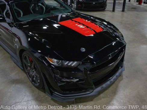 Used 2020 Ford Mustang Shelby GT500 w/ Carbon Fiber Track Pack RWD image 13