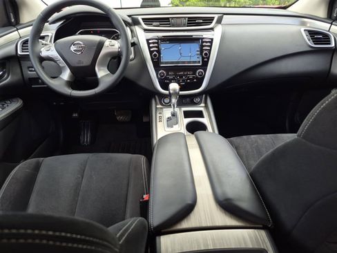 Used 2018 Nissan Murano SV image 16