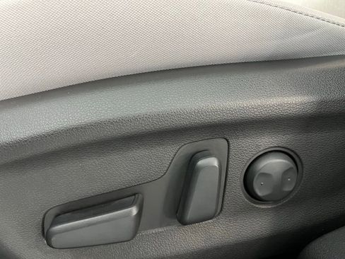 Used 2023 Hyundai Kona SE image 25