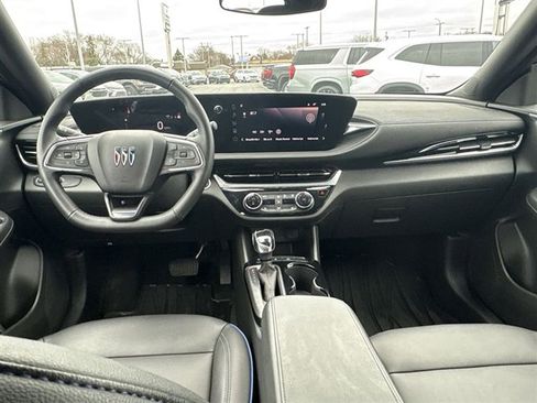 Certified 2024 Buick Envista Sport Touring w/ Convenience I Package image 19