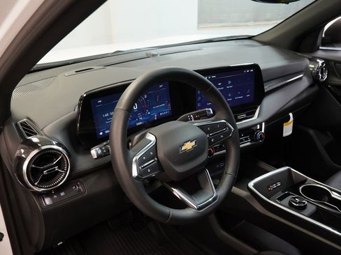 New 2026 Chevrolet Equinox LT w/ Convenience Package II image 8